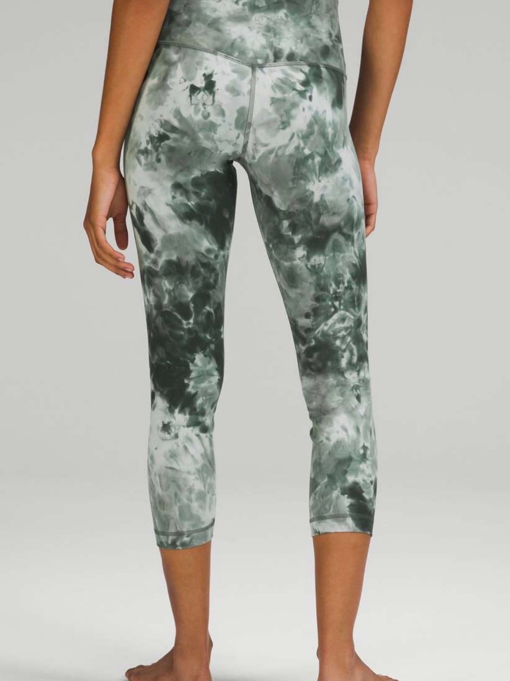 Lululemon Align High-Rise Crop 17" 
Diamond Dye Starlight Smoke
Sz 0
EUC